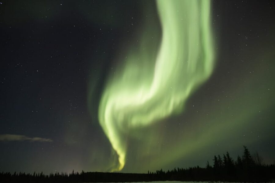 Saariselkä: Aurora Photo Tour by Car with Transfer & Drinks - Price and Value: What $135 Really Covers