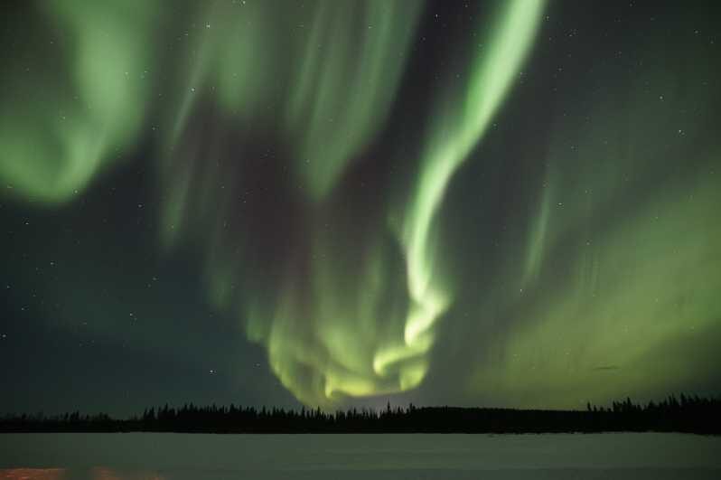Saariselkä: Aurora Photo Tour by Car with Transfer & Drinks - The 3-Hour Plan: Pickup, Aurora Hotspots, and Back Again