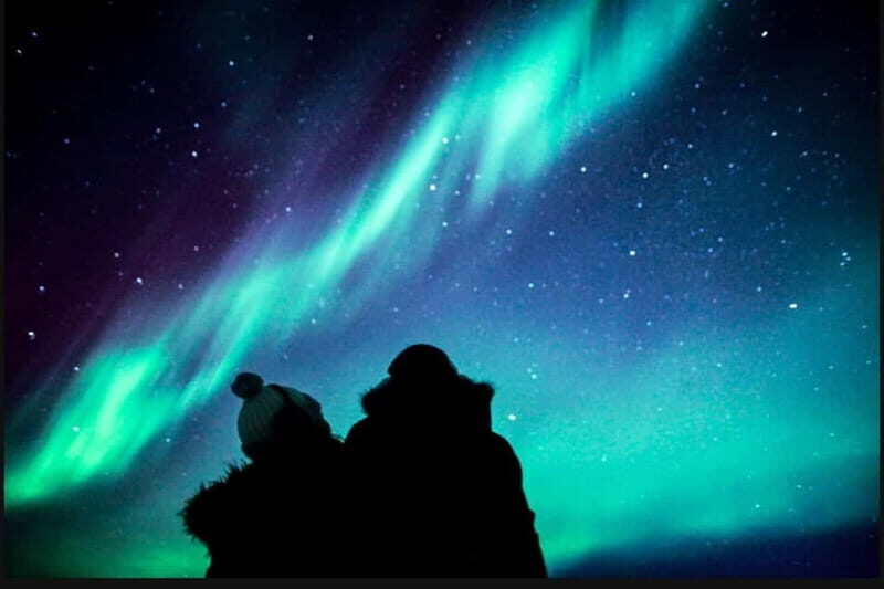 Saariselkä,Kakslauttanen: Aurora Hunting & Photography Tour. - The Guide Factor: What Professional Hunting Looks Like in Motion