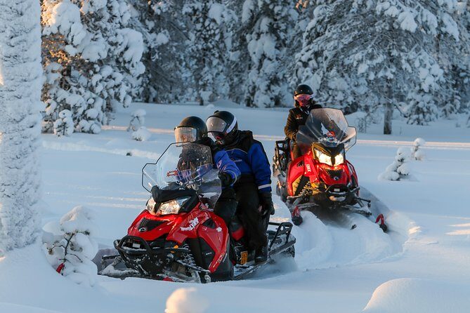 Snowmobiling Quick Spin - 2 h snowmobile experience in Rovaniemi - Safety pace and the reality of group rides